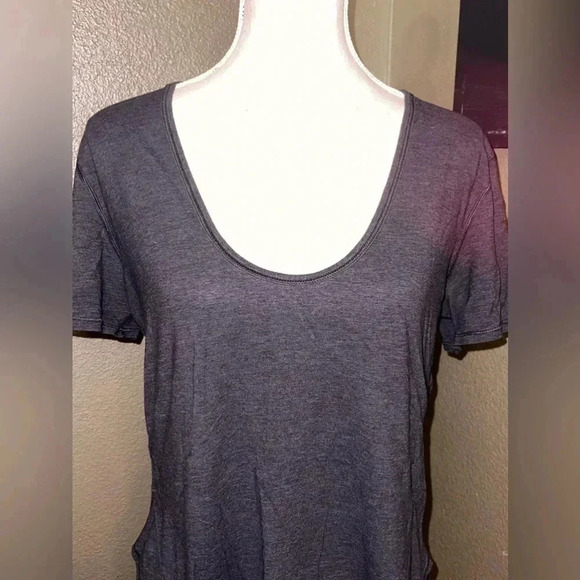 218 Lululemon top - Picture 2 of 5